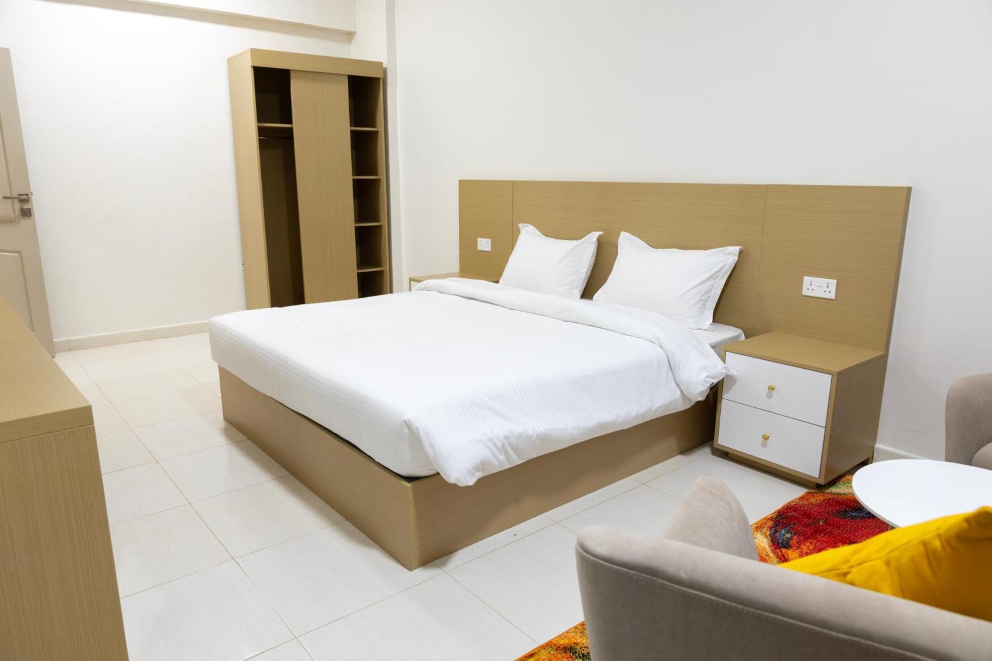 Riviera Suites , Hotel Apartement Sur Luaran gambar