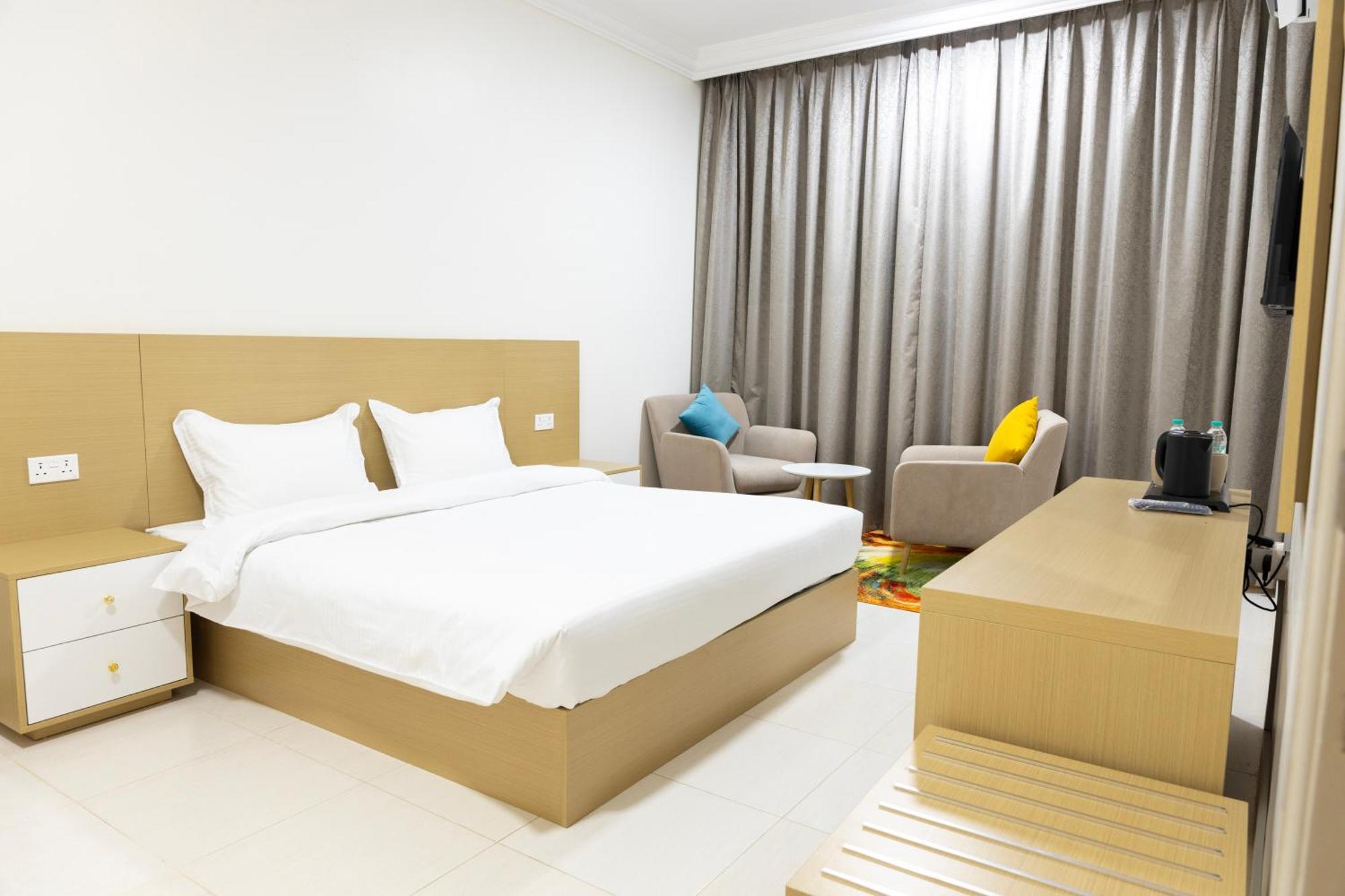 Riviera Suites , Hotel Apartement Sur Luaran gambar