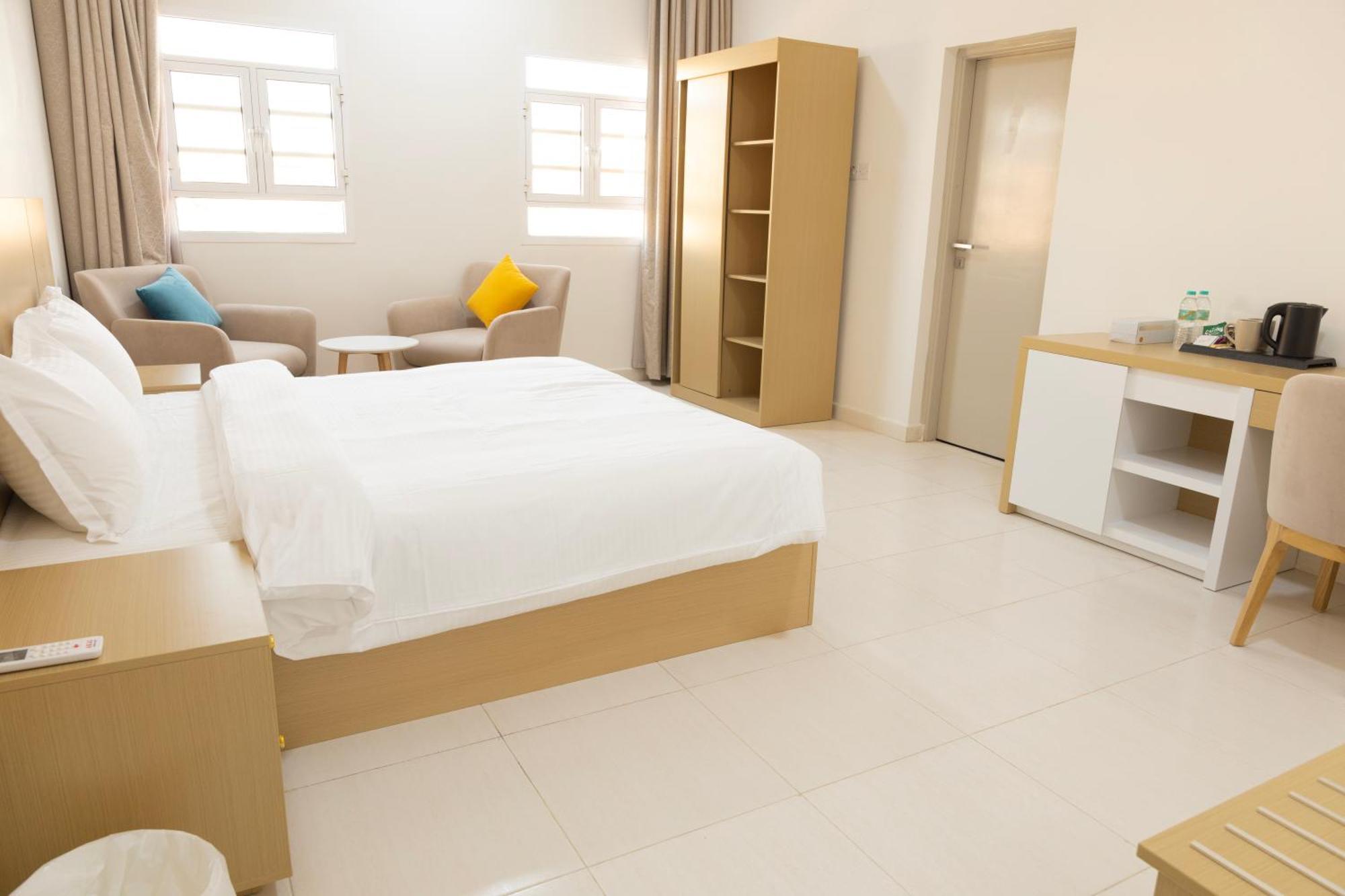 Riviera Suites , Hotel Apartement Sur Luaran gambar