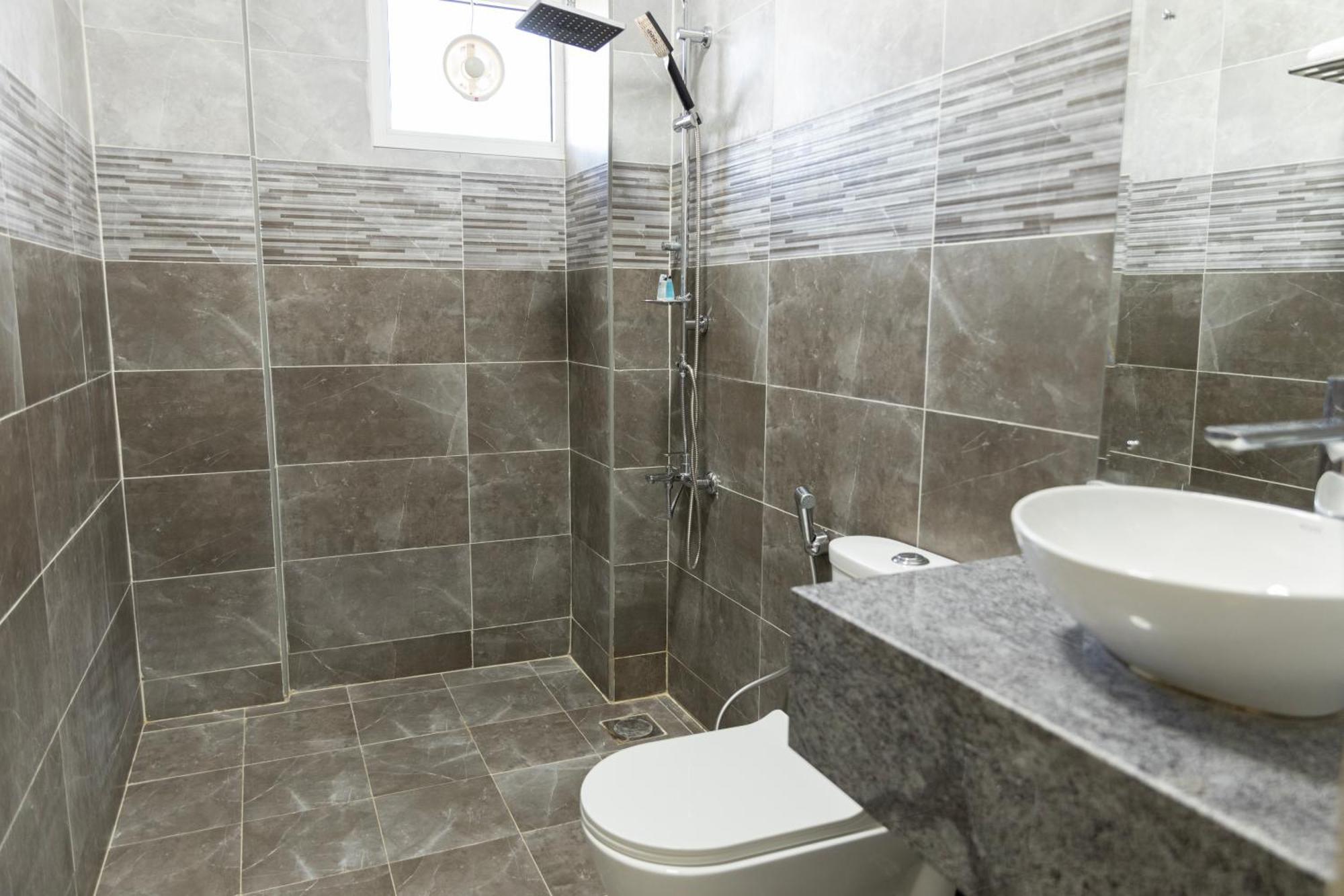 Riviera Suites , Hotel Apartement Sur Luaran gambar