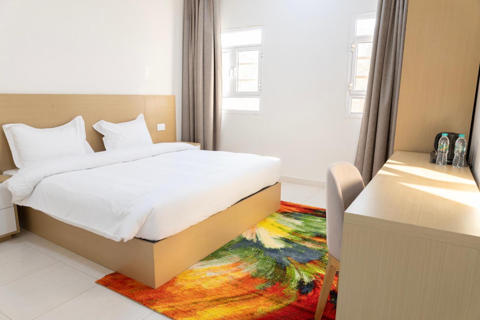 Riviera Suites , Hotel Apartement Sur Luaran gambar
