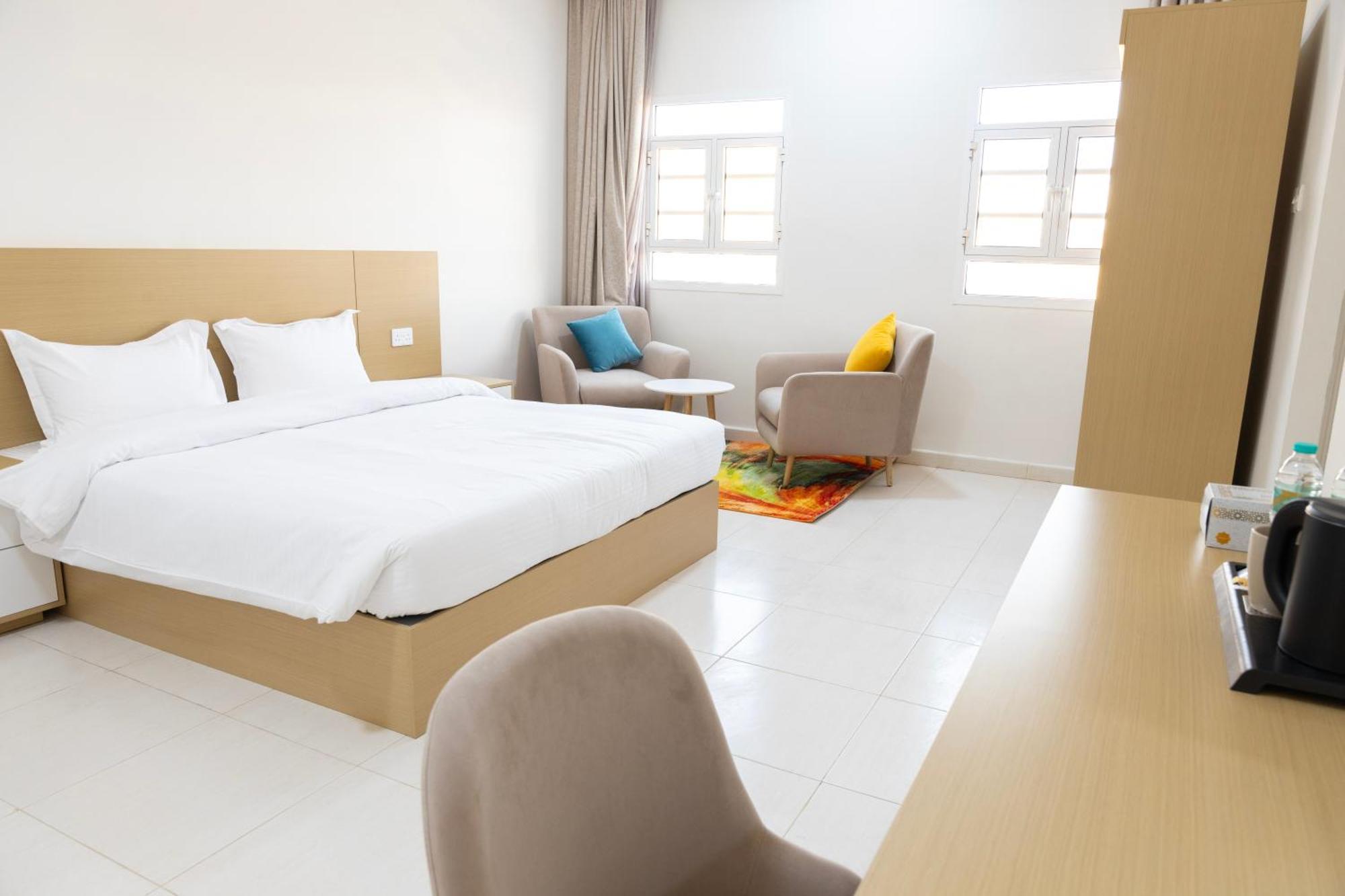 Riviera Suites , Hotel Apartement Sur Luaran gambar